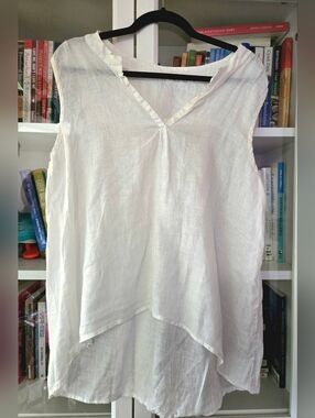 ✨️HOST PICK✨️ CP Shades White Sleeveless V-Neck 100% Linen Blouse
